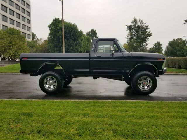 Ford F-250 1973 image number 2