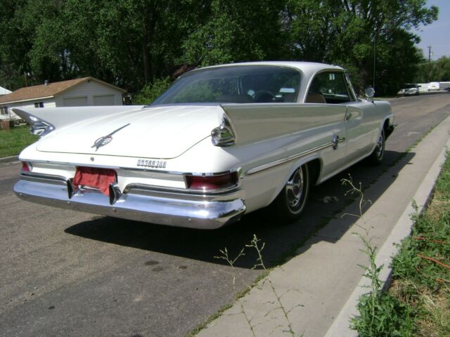 Chrysler 300 Series 1961 image number 18