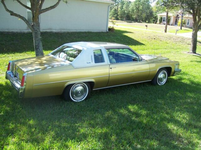 Cadillac DeVille 1977 image number 0