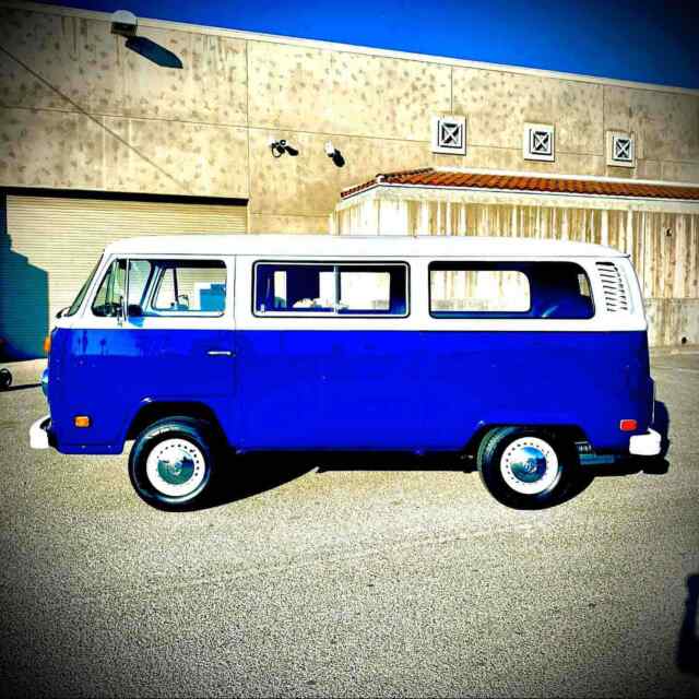 Volkswagen Microbus 1978 image number 13