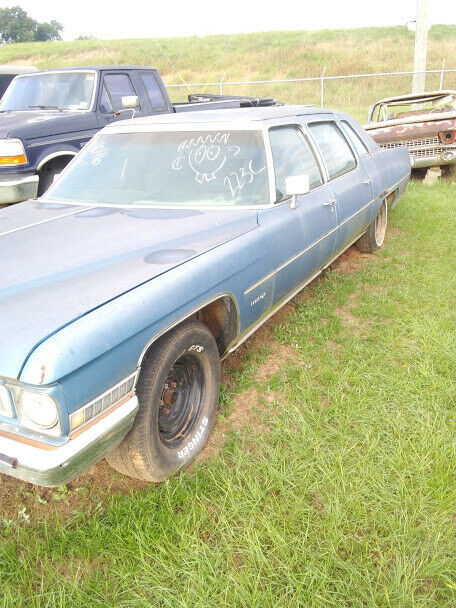 Cadillac Fleetwood 1972 image number 2