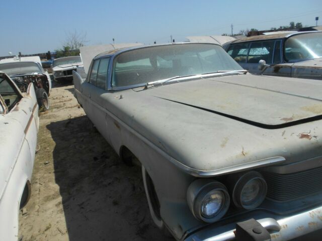 Chrysler Imperial 1961 image number 3