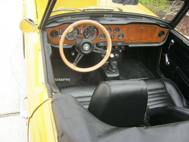 Triumph TR-6 1971 image number 32