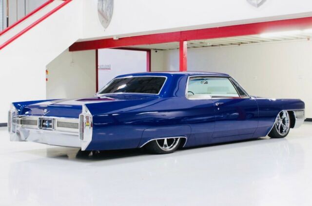 Cadillac DeVille 1965 image number 2