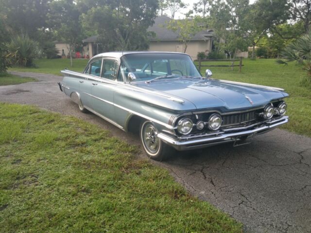 Oldsmobile Ninety-Eight 1959 image number 18