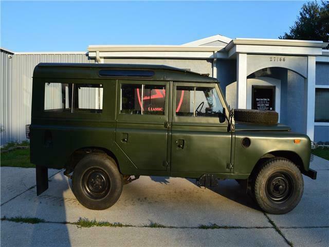 Land Rover Defender 109 1973 image number 2