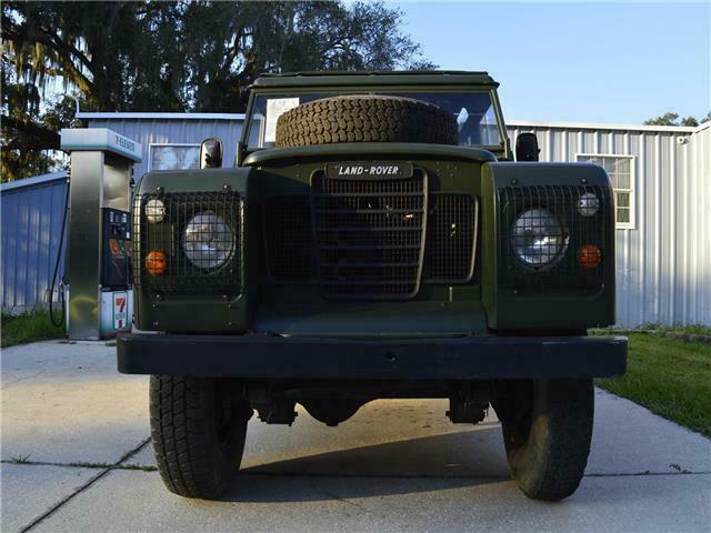 Land Rover Defender 109 1973 image number 32