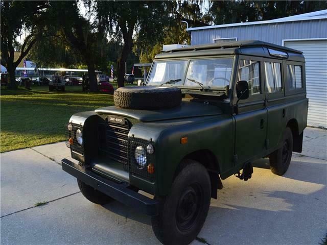 Land Rover Defender 109 1973 image number 7