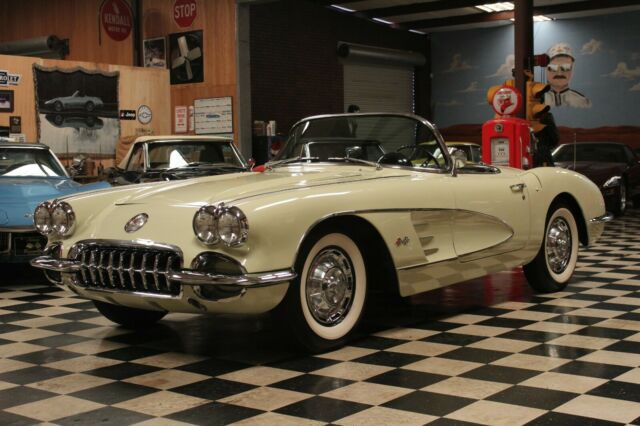 Chevrolet Corvette 1959 image number 15