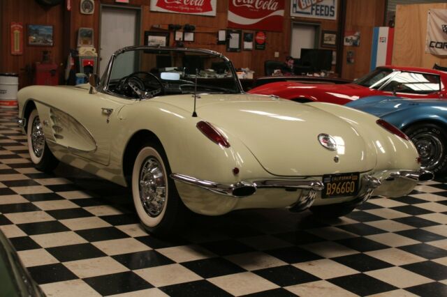 Chevrolet Corvette 1959 image number 17