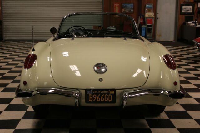 Chevrolet Corvette 1959 image number 18