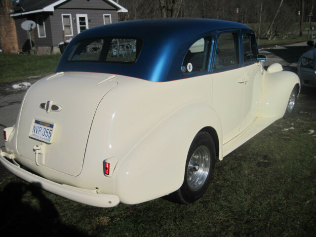 Buick SEDAN 1939 image number 1