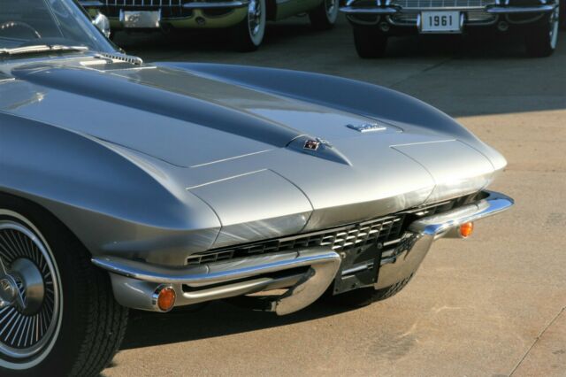 Chevrolet Corvette 1966 image number 13