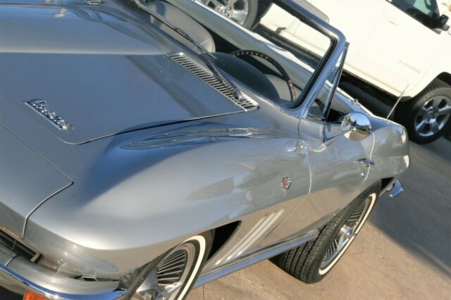 Chevrolet Corvette 1966 image number 15