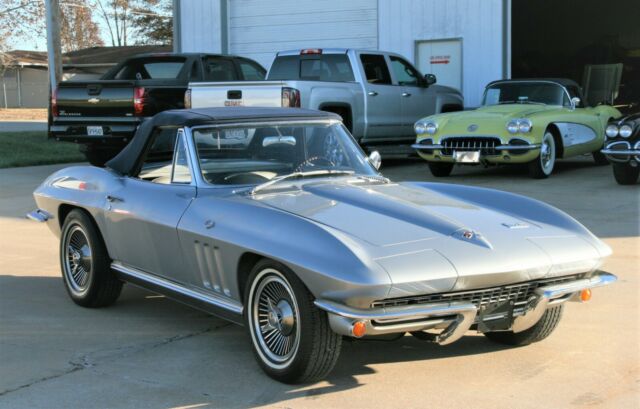 Chevrolet Corvette 1966 image number 27