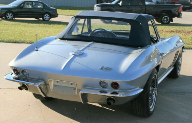 Chevrolet Corvette 1966 image number 29