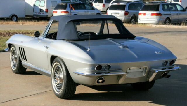 Chevrolet Corvette 1966 image number 31