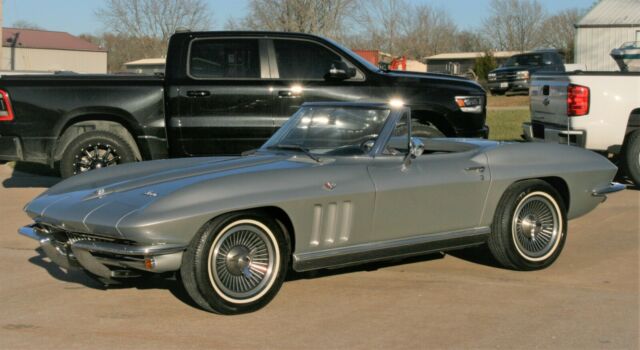 Chevrolet Corvette 1966 image number 33