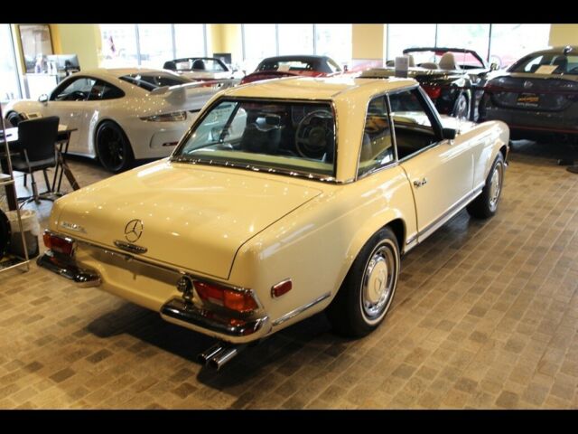 Mercedes-Benz SL-Class 1970 image number 27