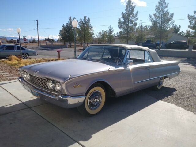 Ford Sunliner 1960 image number 0