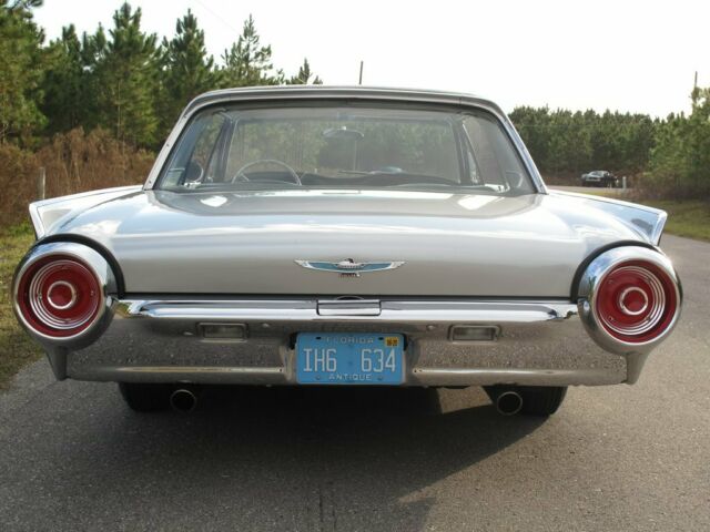 Ford Thunderbird 1962 image number 30