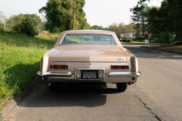 Buick Riviera 1964 image number 26