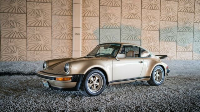 Porsche 911 1976 image number 13