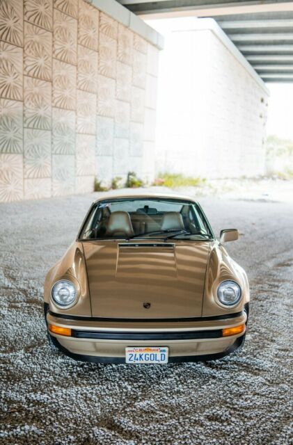 Porsche 911 1976 image number 36