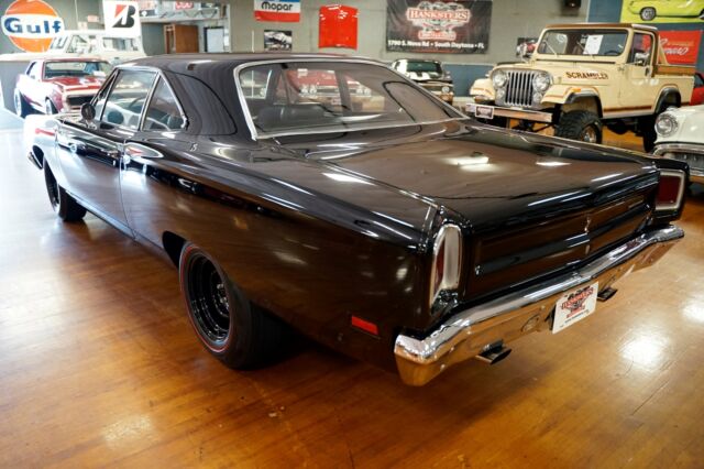 Plymouth Road Runner 1969 image number 15