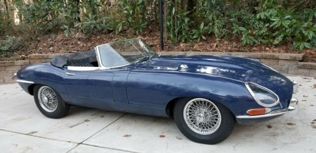 Jaguar E-Type 1966 image number 2