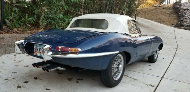 Jaguar E-Type 1966 image number 28