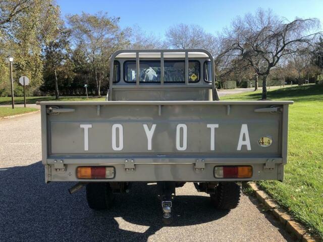 Toyota FJ Cruiser 1977 image number 29