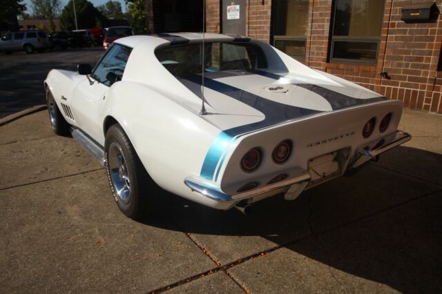 Chevrolet Corvette 1969 image number 27