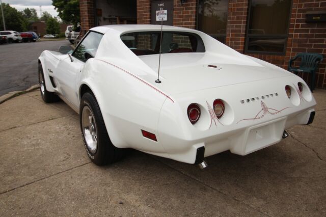 Chevrolet Corvette 1975 image number 27