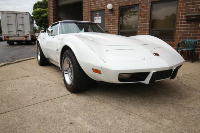 Chevrolet Corvette 1975 image number 28