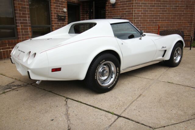 Chevrolet Corvette 1975 image number 30