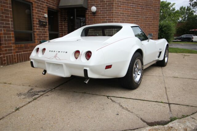 Chevrolet Corvette 1975 image number 31