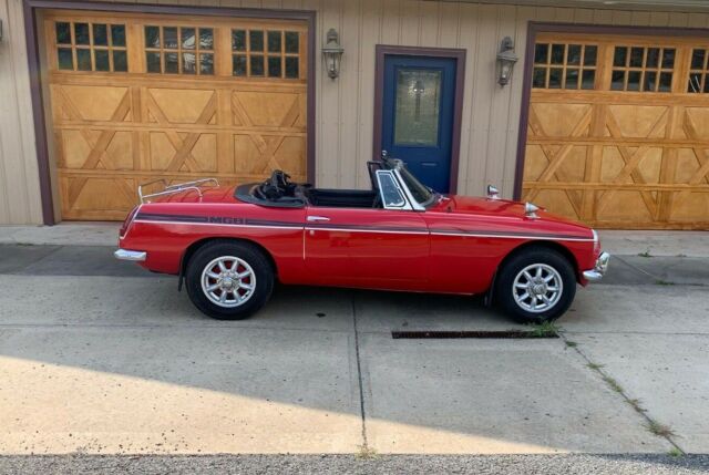 MG MGB 1964 image number 0