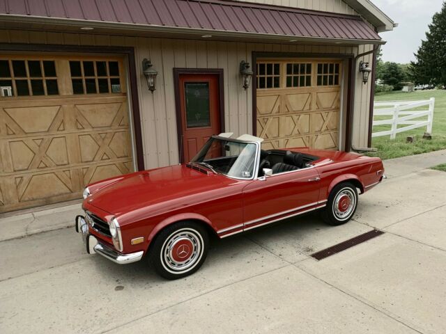 Mercedes-Benz SL-Class 1970 image number 27