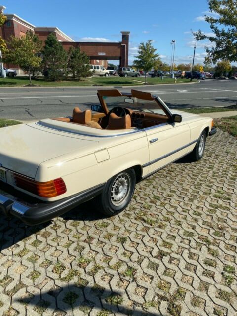 Mercedes-Benz SL-Class 1978 image number 10