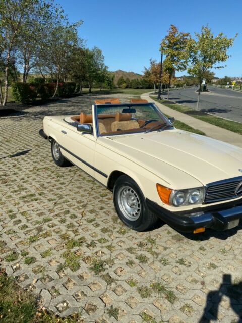 Mercedes-Benz SL-Class 1978 image number 19