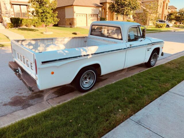 Dodge D100 Pickup 1968 image number 19