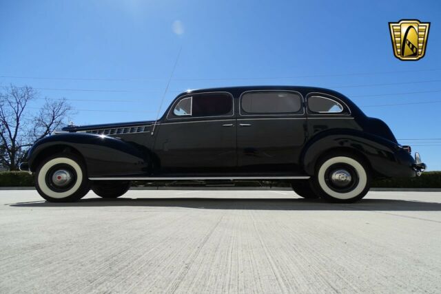 Packard Custom 1940 image number 7