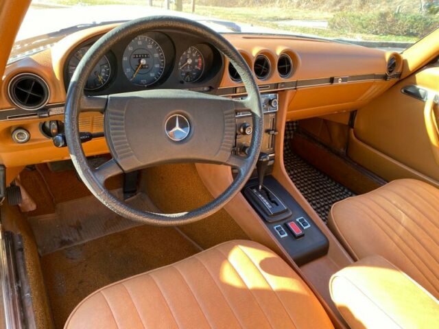 Mercedes-Benz SL-Class 1976 image number 13