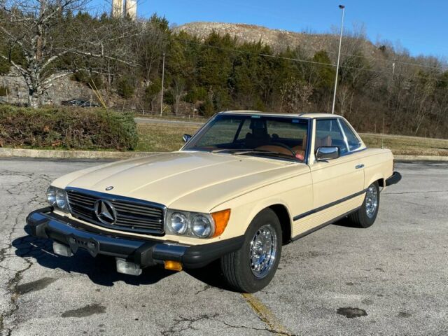 Mercedes-Benz SL-Class 1976 image number 34