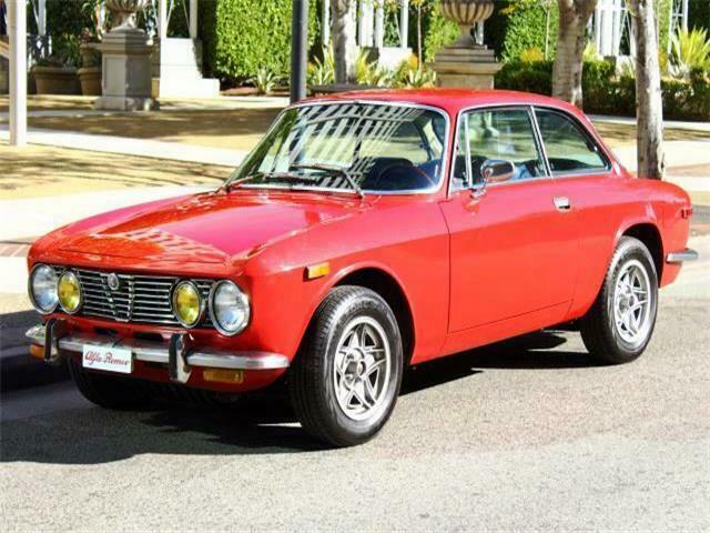 Alfa Romeo GTV 1974 image number 1