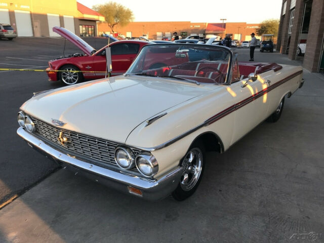 Ford Galaxie 1962 image number 14