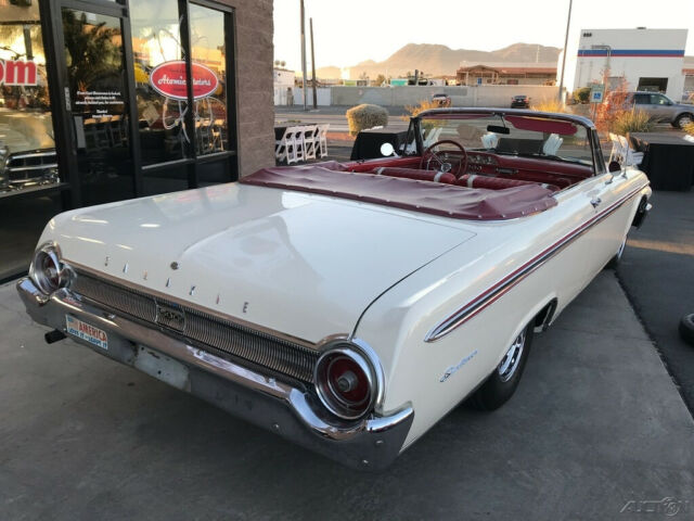 Ford Galaxie 1962 image number 17