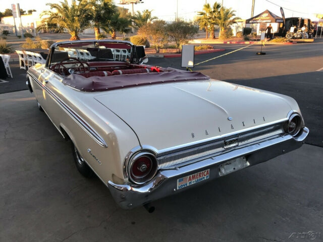 Ford Galaxie 1962 image number 4