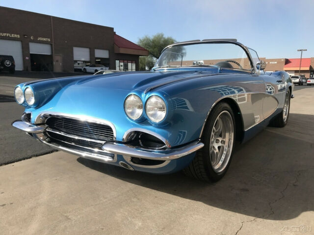 Chevrolet Corvette 1961 image number 10